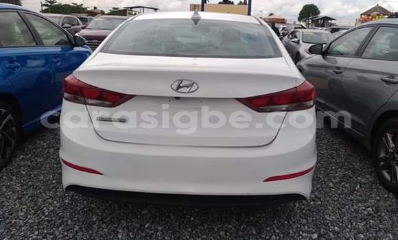Acheter Occasion Voiture Hyundai Elantra Rouge à Lomé, Togo Acheter Occasion Voiture Hyundai Elantra Rouge à Lomé, Togo