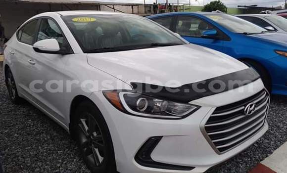 Acheter Occasion Voiture Hyundai Elantra Rouge à Lomé, Togo Acheter Occasion Voiture Hyundai Elantra Rouge à Lomé, Togo