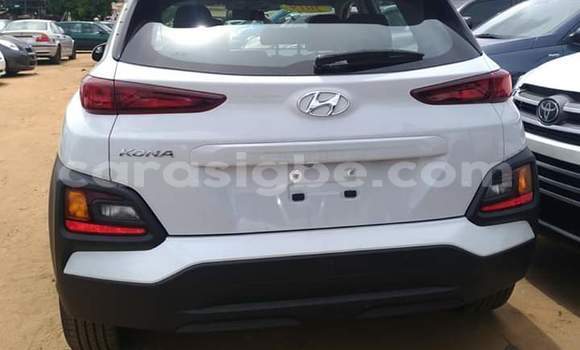 Acheter Occasion Voiture Hyundai Kona Blanc à Lomé, Togo Acheter Occasion Voiture Hyundai Kona Blanc à Lomé, Togo