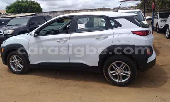 Acheter Occasion Voiture Hyundai Kona Blanc à Lomé, Togo Acheter Occasion Voiture Hyundai Kona Blanc à Lomé, Togo