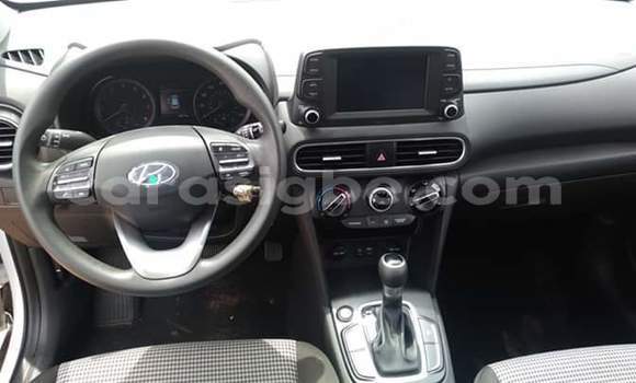 Acheter Occasion Voiture Hyundai Kona Blanc à Lomé, Togo Acheter Occasion Voiture Hyundai Kona Blanc à Lomé, Togo