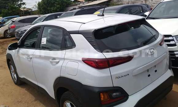 Acheter Occasion Voiture Hyundai Kona Blanc à Lomé, Togo Acheter Occasion Voiture Hyundai Kona Blanc à Lomé, Togo