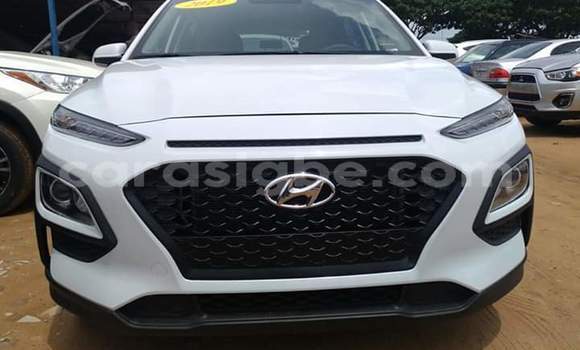Acheter Occasion Voiture Hyundai Kona Blanc à Lomé, Togo Acheter Occasion Voiture Hyundai Kona Blanc à Lomé, Togo