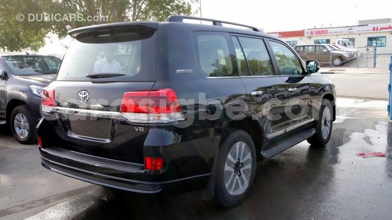 Big with watermark toyota land cruiser togo import dubai 4553