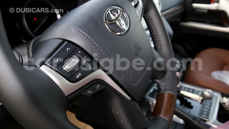 Big with watermark toyota land cruiser togo import dubai 4553