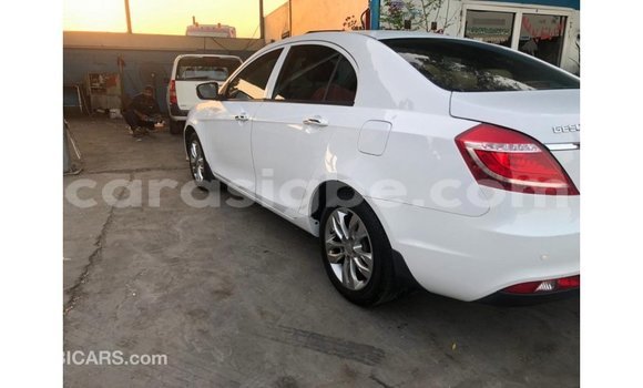 Acheter Import Voiture Geely Emgrand 7 Blanc à Import - Dubai, Togo Acheter Import Voiture Geely Emgrand 7 Blanc à Import - Dubai, Togo