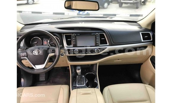 Acheter Import Voiture Toyota Highlander Noir à Import - Dubai, Togo Acheter Import Voiture Toyota Highlander Noir à Import - Dubai, Togo