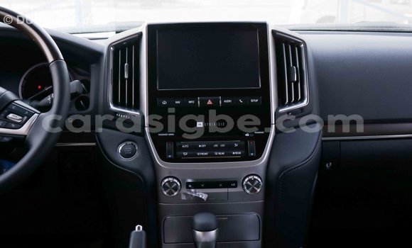 Acheter Import Voiture Toyota Land Cruiser Noir à Import - Dubai, Togo Acheter Import Voiture Toyota Land Cruiser Noir à Import - Dubai, Togo