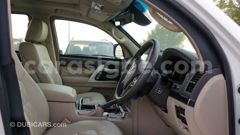 Big with watermark toyota land cruiser togo import dubai 4568