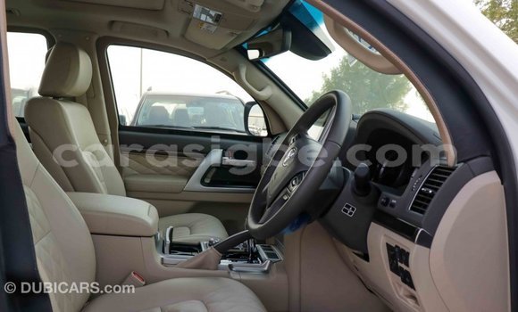 Buy Import Toyota Land Cruiser White Car in Import - Dubai in Togo Buy Import Toyota Land Cruiser White Car in Import - Dubai in Togo