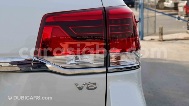 Big with watermark toyota land cruiser togo import dubai 4568