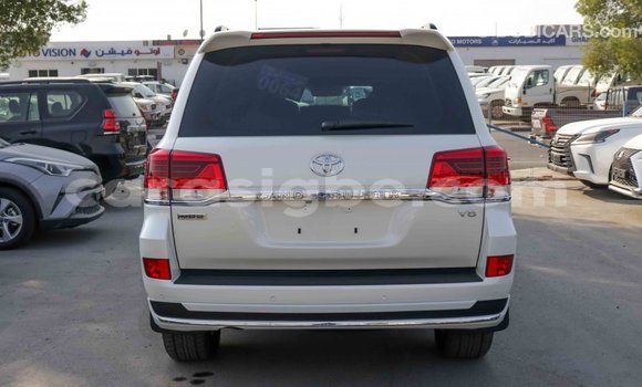 Buy Import Toyota Land Cruiser White Car in Import - Dubai in Togo Buy Import Toyota Land Cruiser White Car in Import - Dubai in Togo
