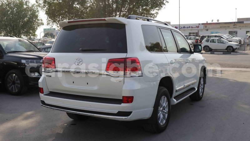 Big with watermark toyota land cruiser togo import dubai 4568