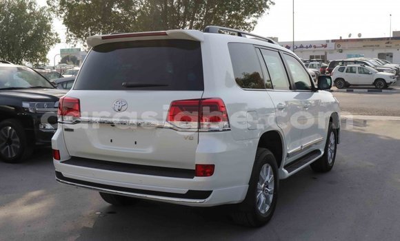 Buy Import Toyota Land Cruiser White Car in Import - Dubai in Togo Buy Import Toyota Land Cruiser White Car in Import - Dubai in Togo