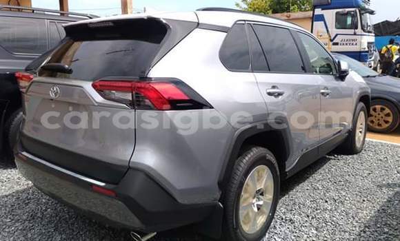 Acheter Occasion Voiture Toyota RAV4 Blanc à Lomé, Maritime Acheter Occasion Voiture Toyota RAV4 Blanc à Lomé, Maritime