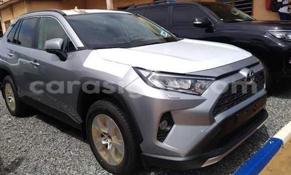 Acheter Occasion Voiture Toyota RAV4 Blanc à Lomé, Maritime Acheter Occasion Voiture Toyota RAV4 Blanc à Lomé, Maritime