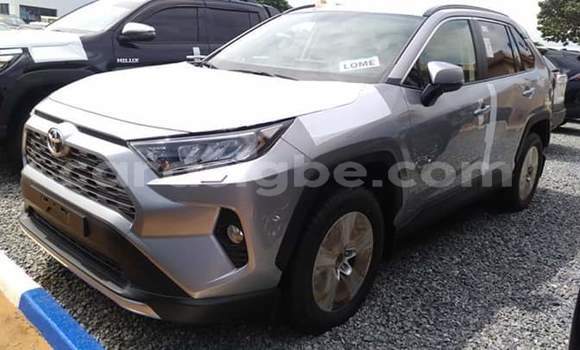 Acheter Occasion Voiture Toyota RAV4 Blanc à Lomé, Maritime Acheter Occasion Voiture Toyota RAV4 Blanc à Lomé, Maritime