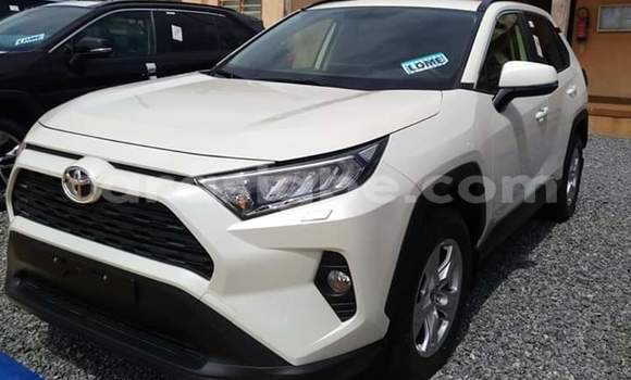 Acheter Occasion Voiture Toyota RAV4 Blanc à Lomé, Maritime Acheter Occasion Voiture Toyota RAV4 Blanc à Lomé, Maritime