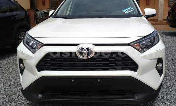 Acheter Occasion Voiture Toyota RAV4 Blanc à Lomé, Maritime Acheter Occasion Voiture Toyota RAV4 Blanc à Lomé, Maritime