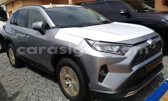 Acheter Occasion Voiture Toyota RAV4 Blanc à Lomé, Maritime Acheter Occasion Voiture Toyota RAV4 Blanc à Lomé, Maritime