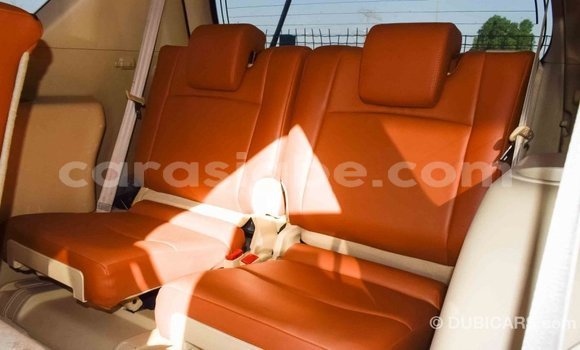 Acheter Import Voiture Toyota Prado Blanc à Import - Dubai, Togo Acheter Import Voiture Toyota Prado Blanc à Import - Dubai, Togo