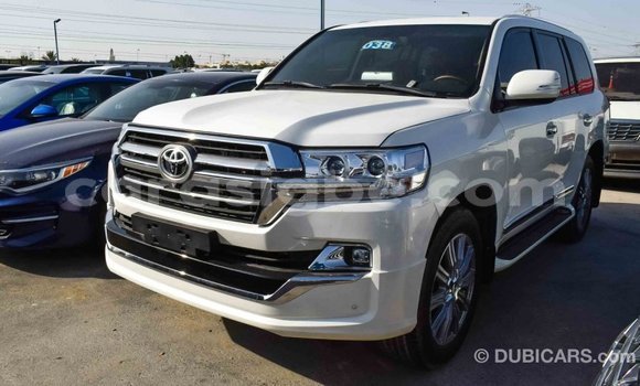 Acheter Import Voiture Toyota Land Cruiser Blanc à Import - Dubai, Togo Acheter Import Voiture Toyota Land Cruiser Blanc à Import - Dubai, Togo