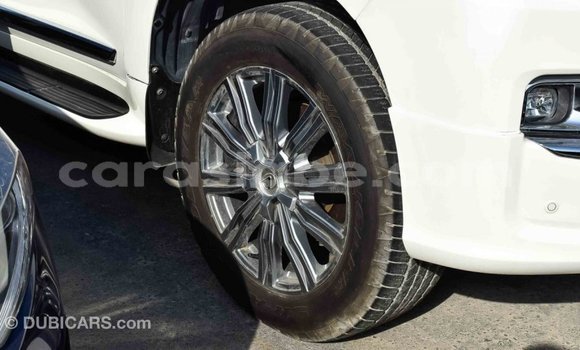 Acheter Import Voiture Toyota Land Cruiser Blanc à Import - Dubai, Togo Acheter Import Voiture Toyota Land Cruiser Blanc à Import - Dubai, Togo