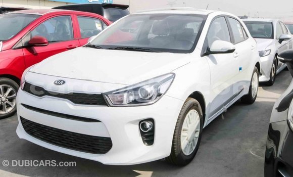 Acheter Import Voiture Kia Rio Blanc à Import - Dubai, Togo Acheter Import Voiture Kia Rio Blanc à Import - Dubai, Togo