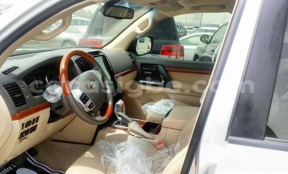 Acheter Import Voiture Toyota Land Cruiser Autre à Import - Dubai, Togo Acheter Import Voiture Toyota Land Cruiser Autre à Import - Dubai, Togo