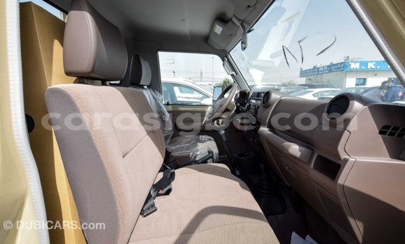 Buy Import Toyota Land Cruiser Beige Car in Import - Dubai in Togo Buy Import Toyota Land Cruiser Beige Car in Import - Dubai in Togo