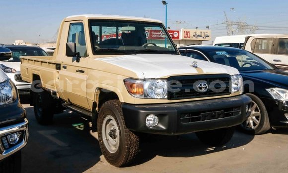 Buy Import Toyota Land Cruiser Beige Car in Import - Dubai in Togo Buy Import Toyota Land Cruiser Beige Car in Import - Dubai in Togo
