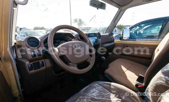 Buy Import Toyota Land Cruiser Beige Car in Import - Dubai in Togo Buy Import Toyota Land Cruiser Beige Car in Import - Dubai in Togo
