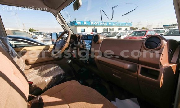 Buy Import Toyota Land Cruiser Beige Car in Import - Dubai in Togo Buy Import Toyota Land Cruiser Beige Car in Import - Dubai in Togo
