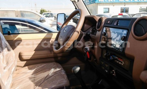 Buy Import Toyota Land Cruiser Beige Car in Import - Dubai in Togo Buy Import Toyota Land Cruiser Beige Car in Import - Dubai in Togo