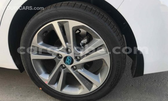 Acheter Import Voiture Hyundai Elantra Blanc à Import - Dubai, Togo Acheter Import Voiture Hyundai Elantra Blanc à Import - Dubai, Togo