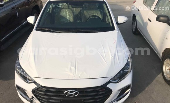 Acheter Import Voiture Hyundai Elantra Blanc à Import - Dubai, Togo Acheter Import Voiture Hyundai Elantra Blanc à Import - Dubai, Togo