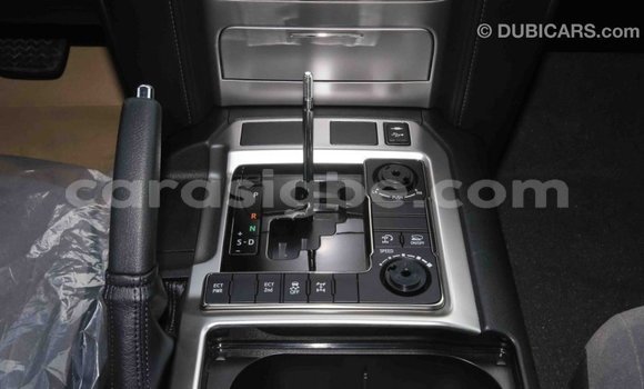 Acheter Import Voiture Toyota Land Cruiser Blanc à Import - Dubai, Togo Acheter Import Voiture Toyota Land Cruiser Blanc à Import - Dubai, Togo