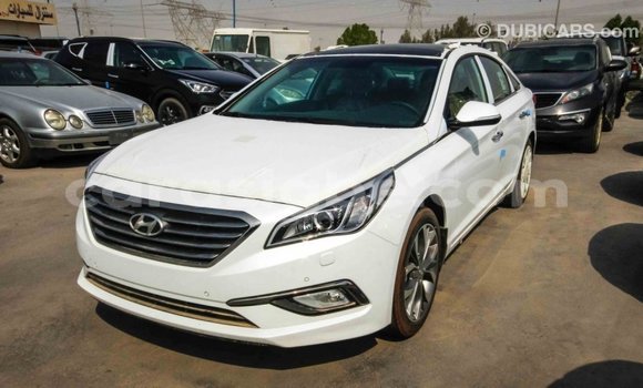 Acheter Import Voiture Hyundai Sonata Blanc à Import - Dubai, Togo Acheter Import Voiture Hyundai Sonata Blanc à Import - Dubai, Togo