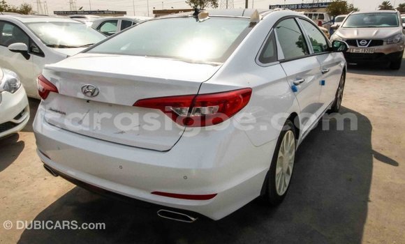 Acheter Import Voiture Hyundai Sonata Blanc à Import - Dubai, Togo Acheter Import Voiture Hyundai Sonata Blanc à Import - Dubai, Togo