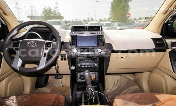 Acheter Import Voiture Toyota Prado Blanc à Import - Dubai, Togo Acheter Import Voiture Toyota Prado Blanc à Import - Dubai, Togo