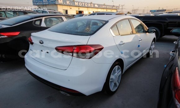 Acheter Import Voiture Kia Cerato Blanc à Import - Dubai, Togo Acheter Import Voiture Kia Cerato Blanc à Import - Dubai, Togo