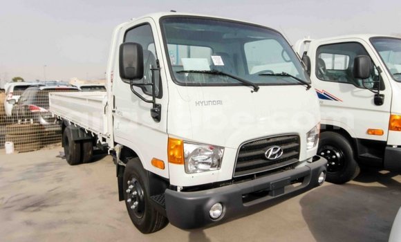 Acheter Import Utilitaire Hyundai Chorus Blanc à Import - Dubai, Togo