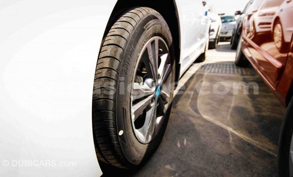 Acheter Import Voiture Hyundai Elantra Blanc à Import - Dubai, Togo Acheter Import Voiture Hyundai Elantra Blanc à Import - Dubai, Togo