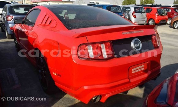 Acheter Import Voiture Ford Mustang Rouge à Import - Dubai, Togo Acheter Import Voiture Ford Mustang Rouge à Import - Dubai, Togo
