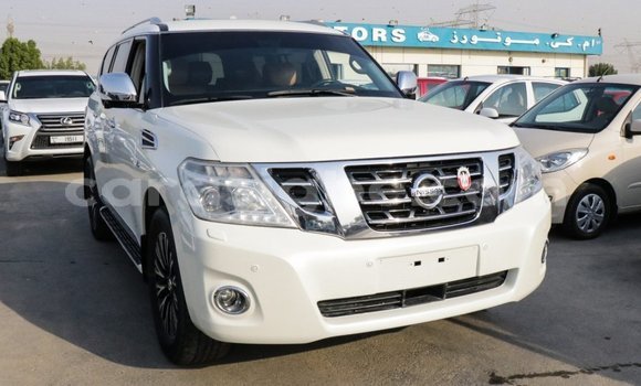 Acheter Import Voiture Nissan Patrol Blanc à Import - Dubai, Togo Acheter Import Voiture Nissan Patrol Blanc à Import - Dubai, Togo