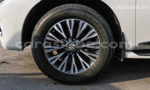 Acheter Import Voiture Nissan Patrol Blanc à Import - Dubai, Togo Acheter Import Voiture Nissan Patrol Blanc à Import - Dubai, Togo