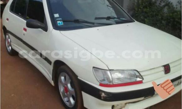 Acheter Occasion Voiture Peugeot 306 Blanc à Adawlato, Togo