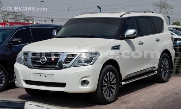 Acheter Import Voiture Nissan Patrol Blanc à Import - Dubai, Togo Acheter Import Voiture Nissan Patrol Blanc à Import - Dubai, Togo