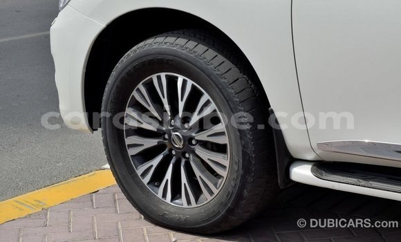 Acheter Import Voiture Nissan Patrol Blanc à Import - Dubai, Togo Acheter Import Voiture Nissan Patrol Blanc à Import - Dubai, Togo