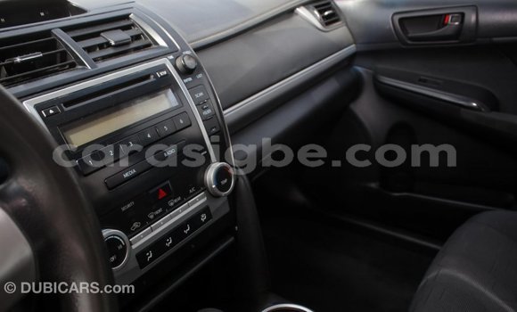 Acheter Import Voiture Toyota Camry Blanc à Import - Dubai, Togo Acheter Import Voiture Toyota Camry Blanc à Import - Dubai, Togo